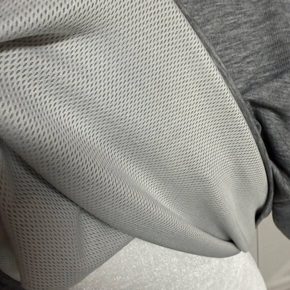 The North Face Women’s Vyrtue Boxy Cropped Dark Gray T-Shirt - Size Large - EUC - Picture 4 of 10